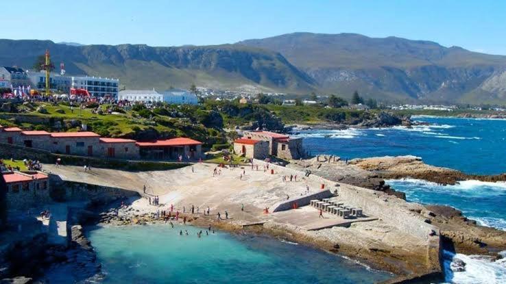 Central Mountain View Apartment, Hermanus Waterfront Екстер'єр фото